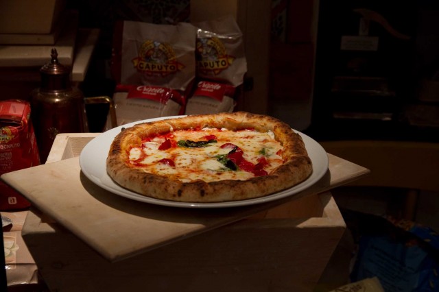pizza-Sorbillo-criscito-naturale-cornicione-ripieno-01