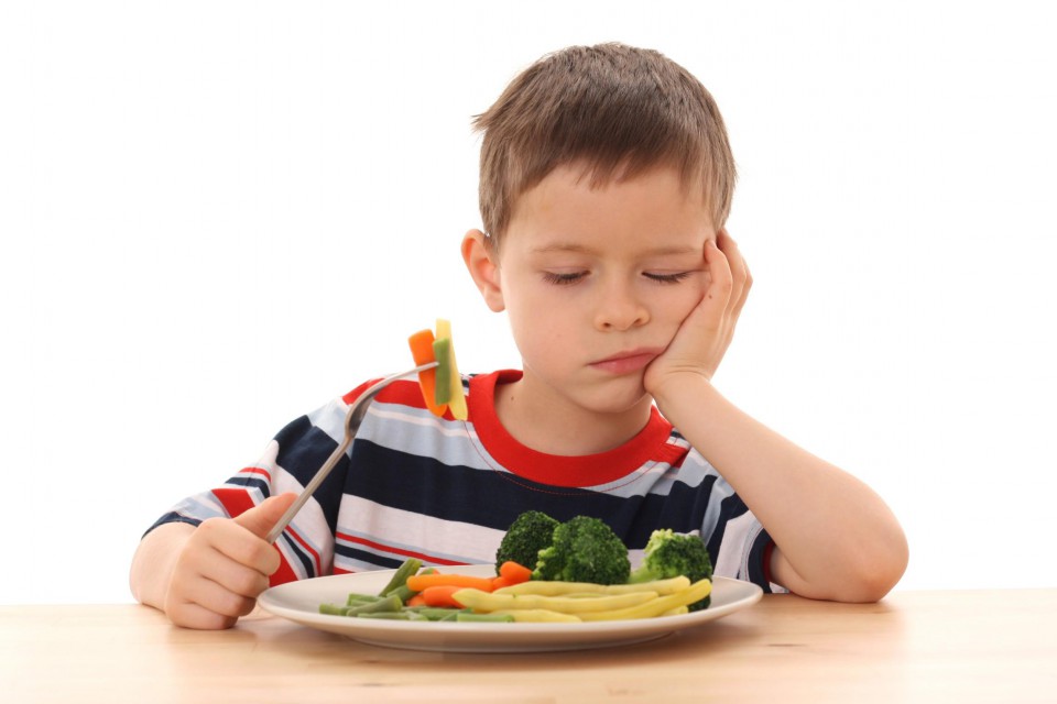 bambino mangia vegetariano