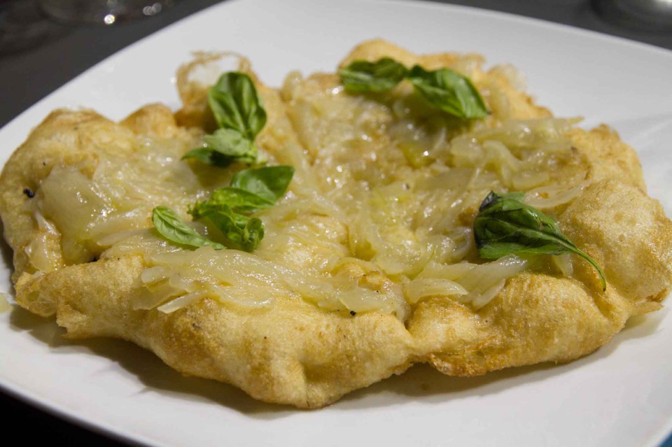 pizza fritta alle cipolle