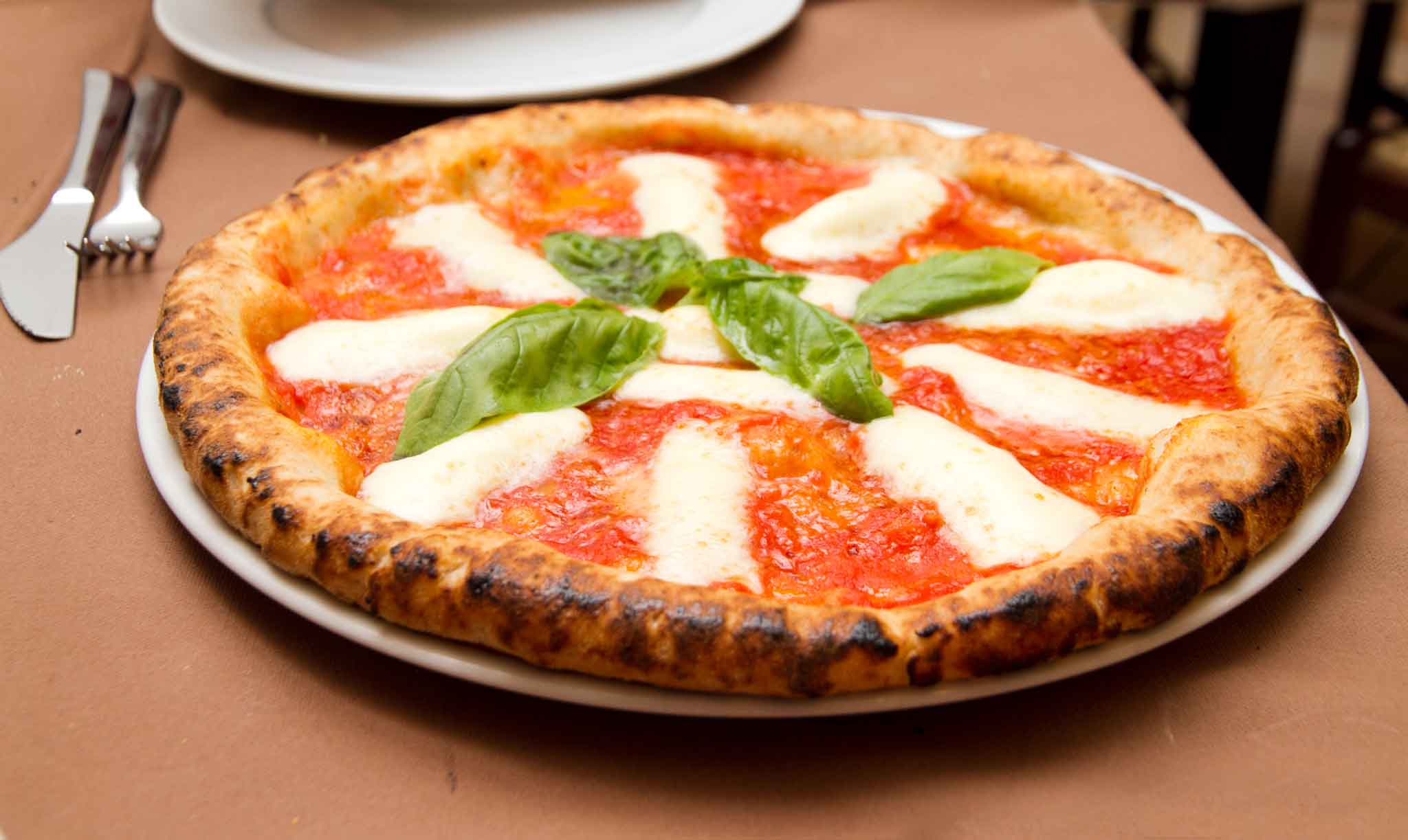 storia della pizza napoletana: la vera margherita