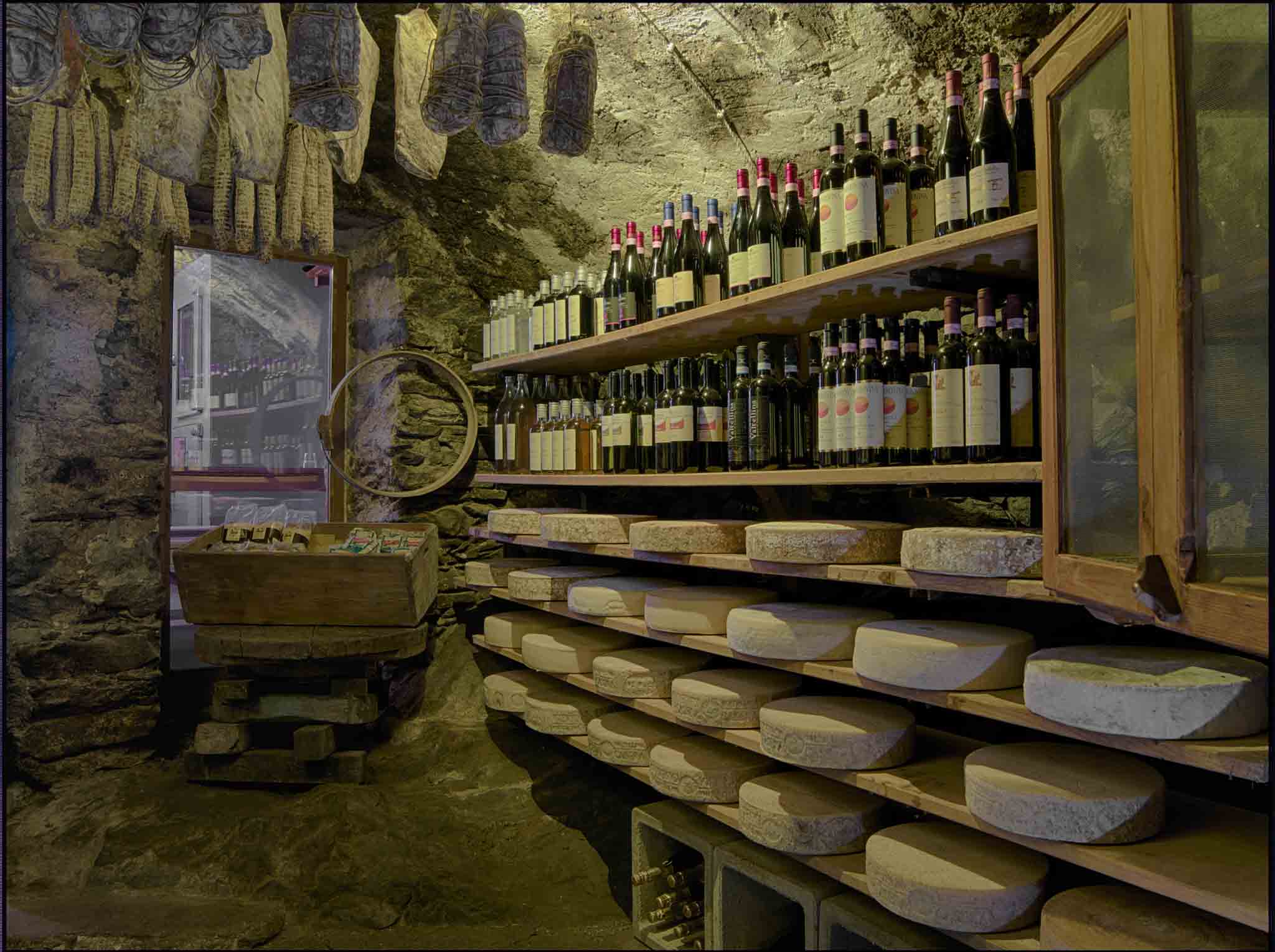 Crotto Quartino a Piuro vini e formaggi