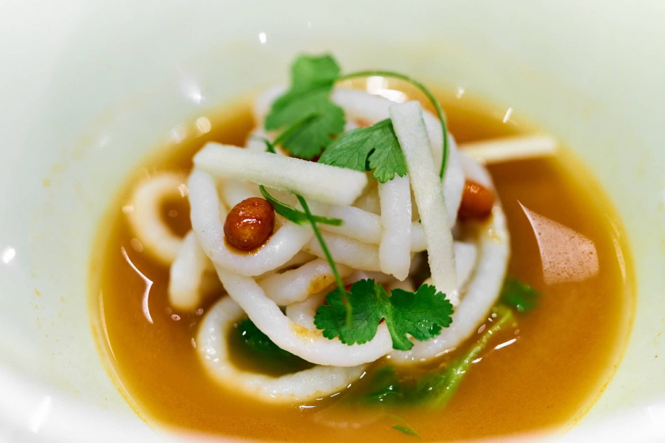roy caceres udon di seppia in brodo