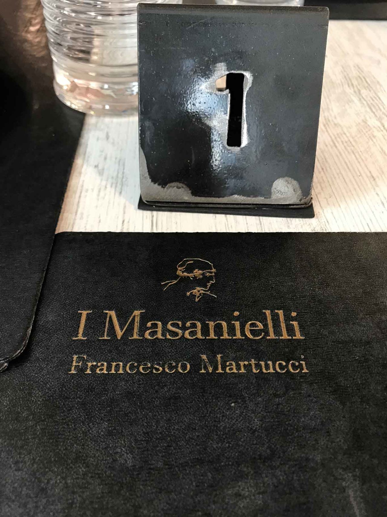 tavolo pizzeria I Masanielli