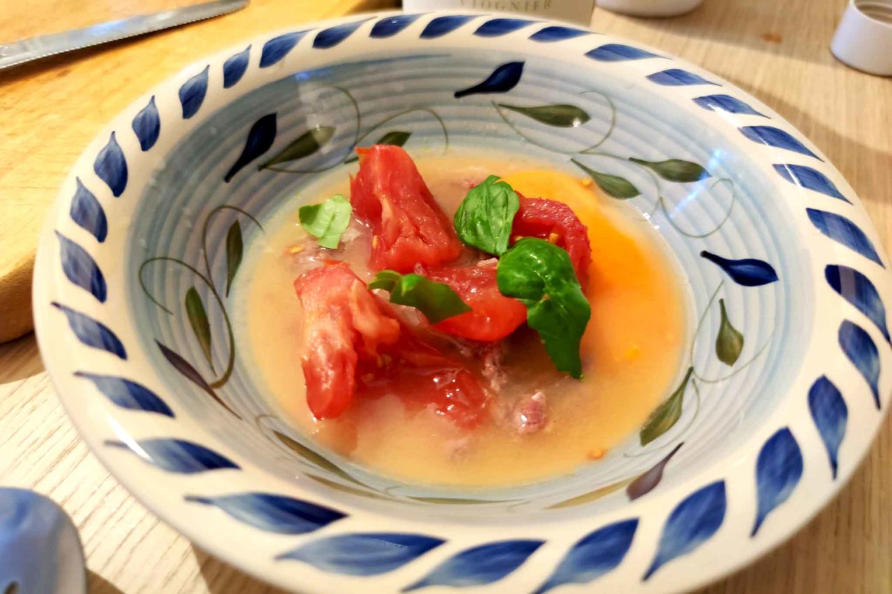 zuppa con carne trita, uovo e pomodoro di Massimo Viglietti
