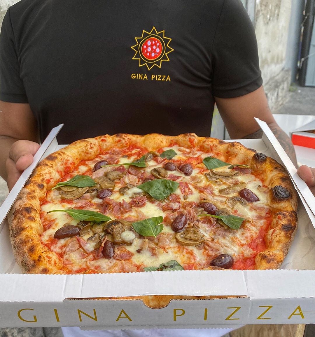 Gina Pizza capricciosa asporto Peppe Pignalosa
