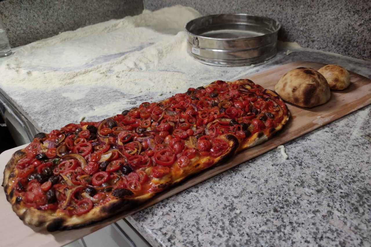 pizza vegana con salsa Cesanese di Elettroforno Frontoni
