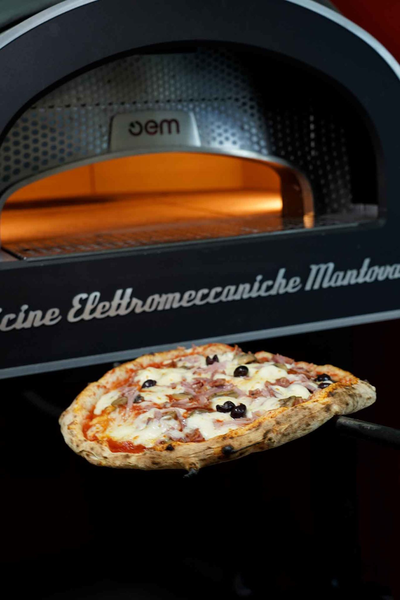 forno elettrico Officine Elettromeccaniche Mantovane Dome pizza capricciosa