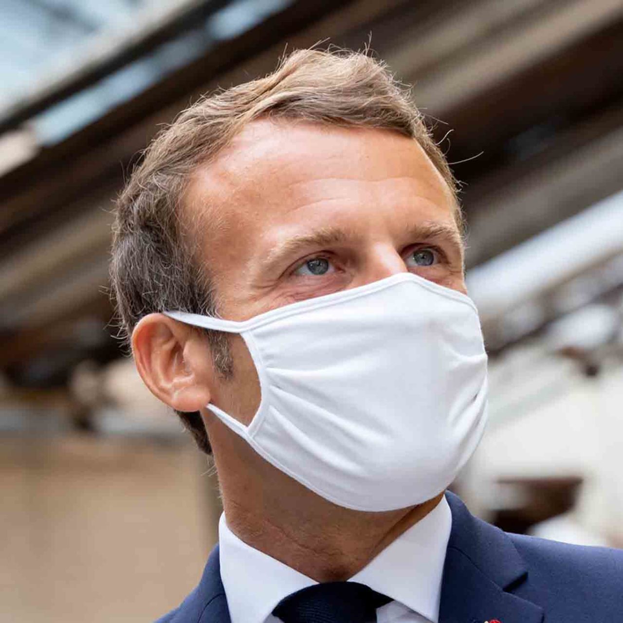 Emmanuel Macron coprifuoco Francia