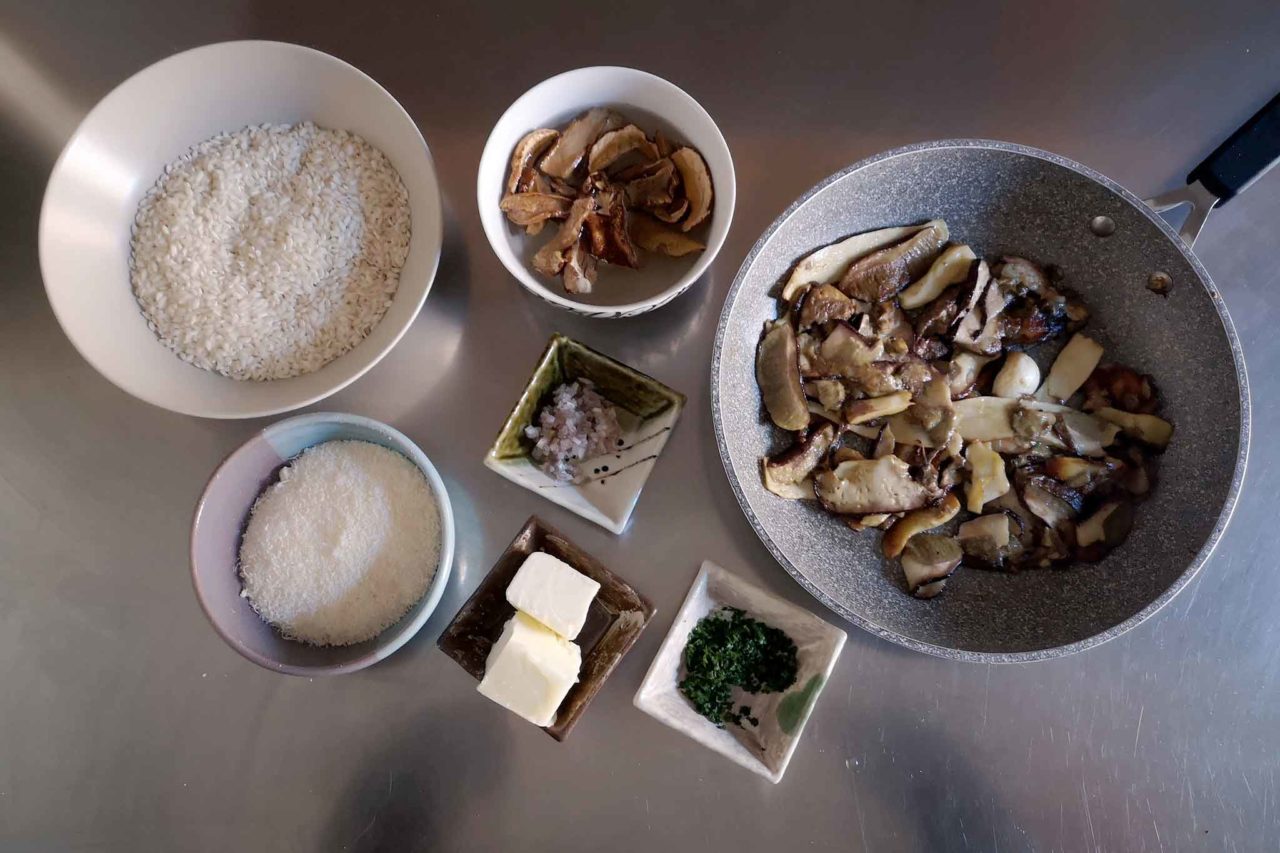 ingredienti per il risotto con i funghi porcini
