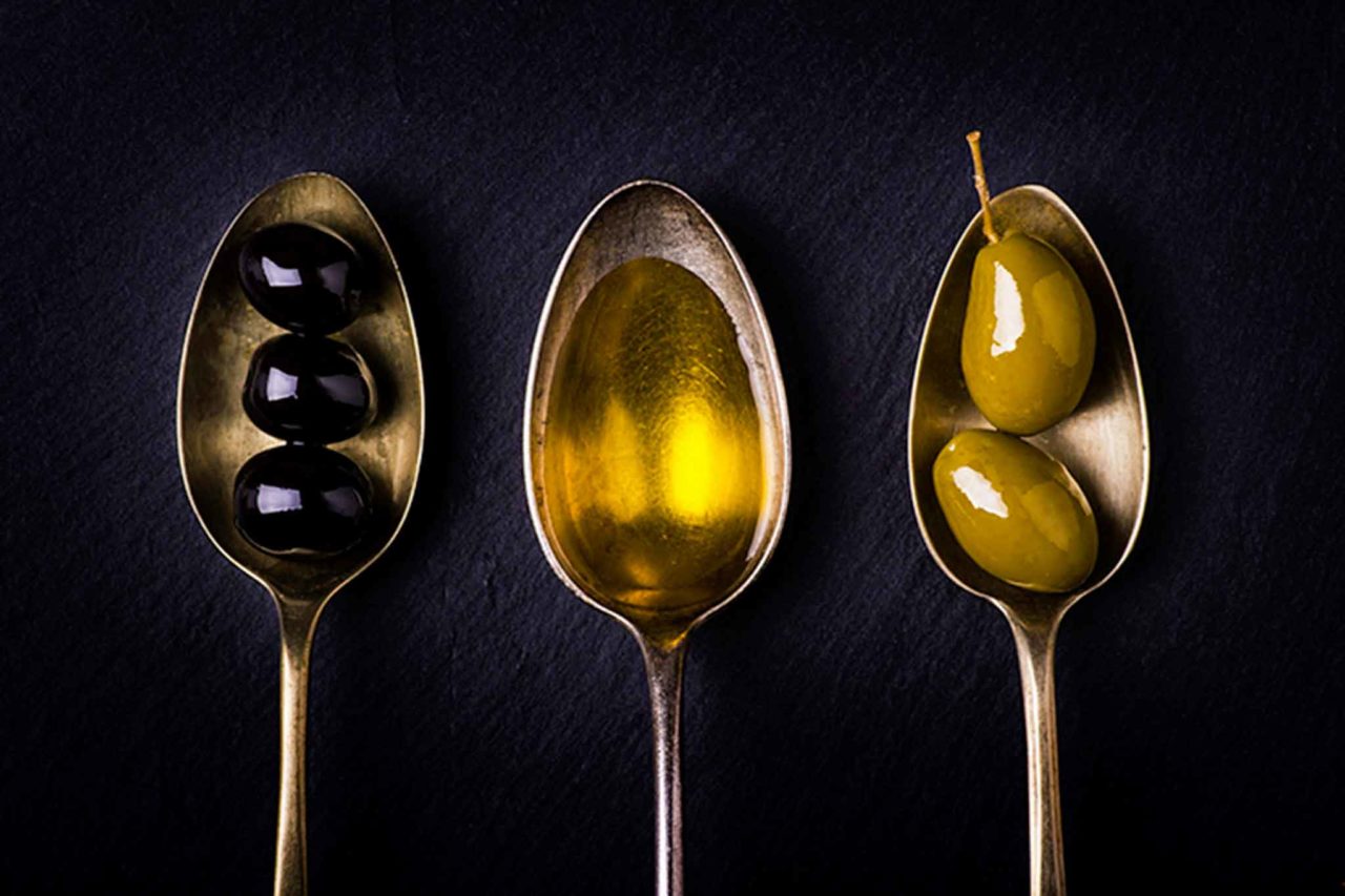 olio extravergine di oliva e olive a extracuoca