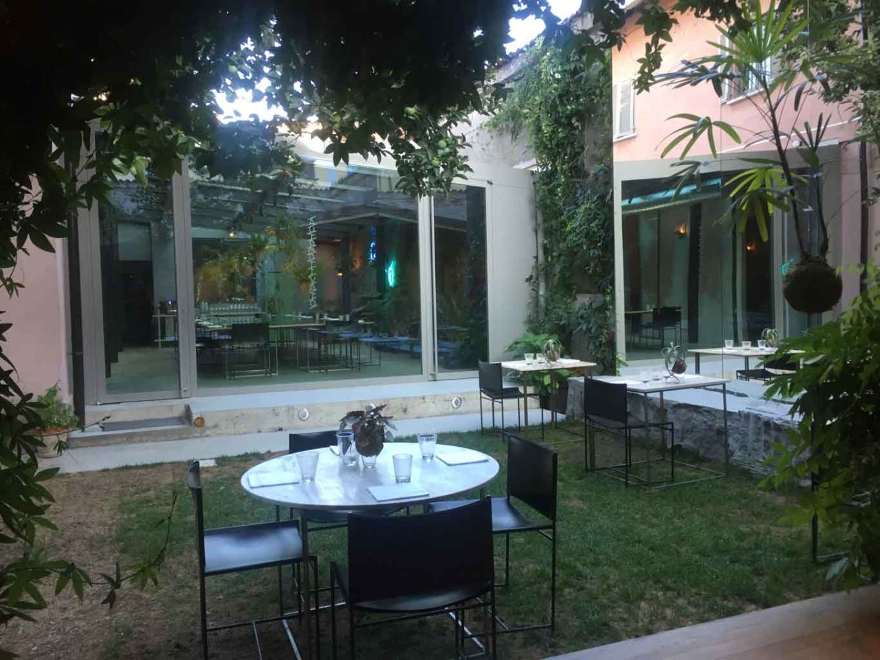 motelombroso tavoli giardino ristoranti all'aperto