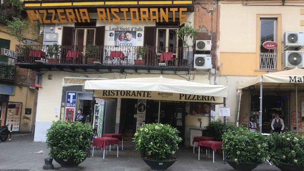 pizzerie all'aperto a Napoli: Mattozzi