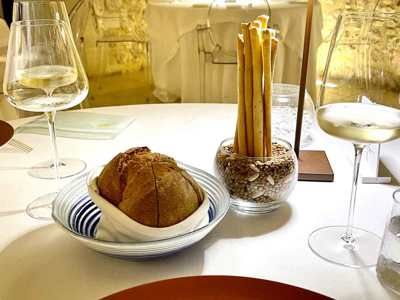 Locanda Don Serafino ristorante stella Michelin Sicilia Ragusa Ibla pane