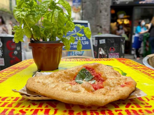 pizza montanara fritta Zia Esterina Sorbillo piazzetta Nilo Napoli