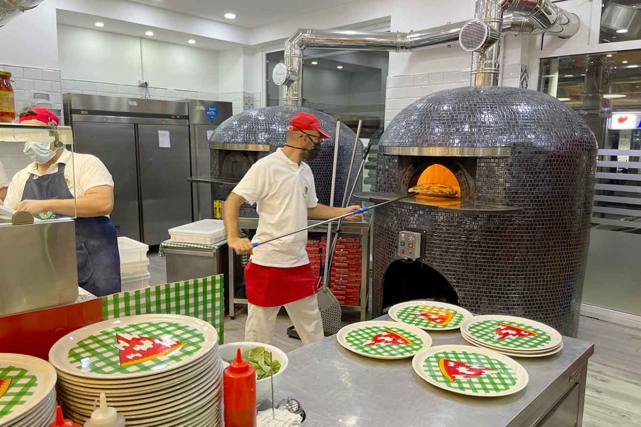 pizzeria Pizza Napoletana Calata Capodichino Napoli forni