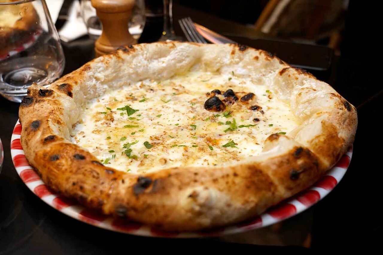 pizza ai 4 formaggi migliore pizzeria a Parigi: Casa di Peppe