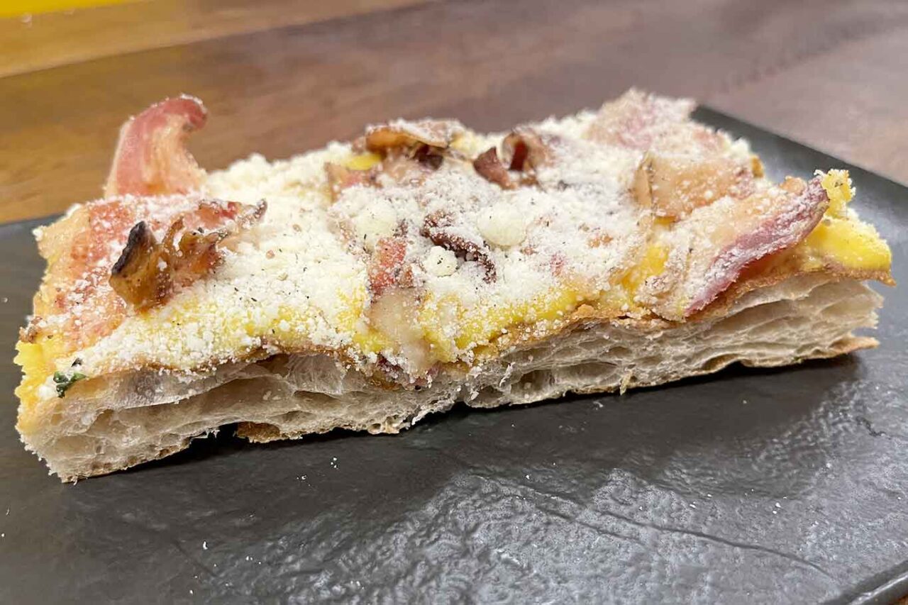 tra le migliori proposte di carbonara: pizza Tellia a Torino