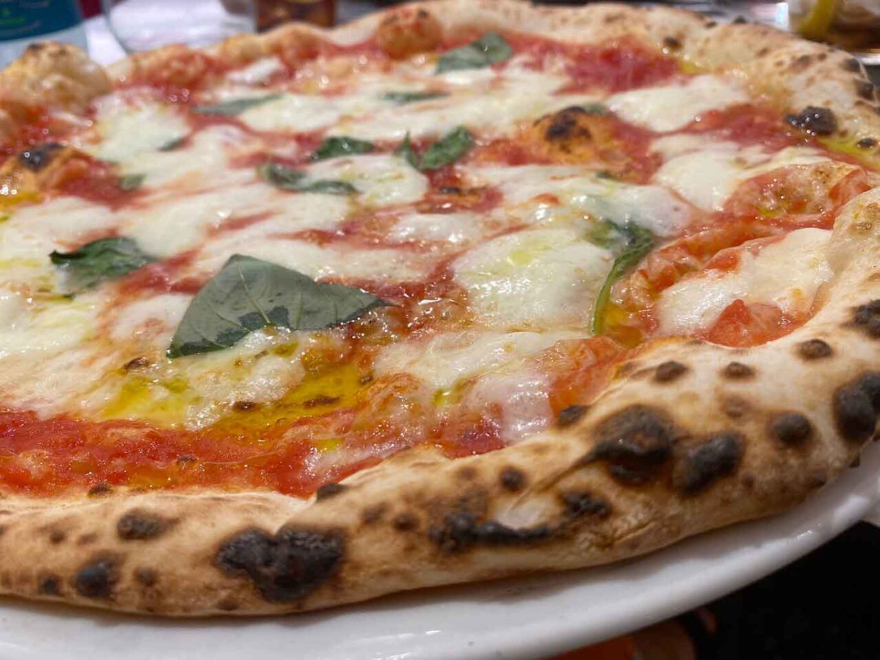 la pizza margherita con bufala alla pizzeria 50 Kalò a Roma