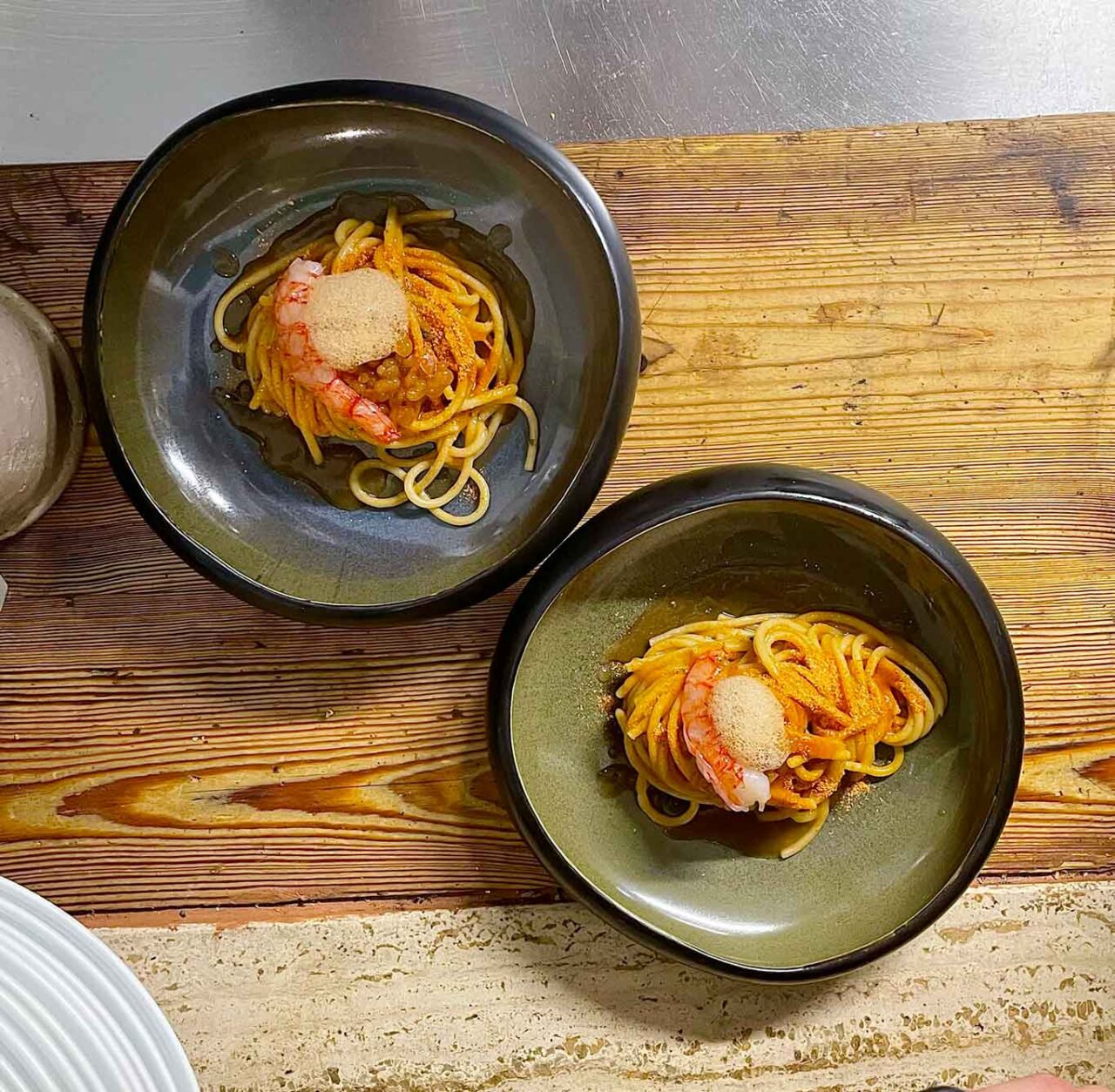 spaghettoni con gamberi rossi del ristorante Le Terrazza di Piediluco in Umbria 