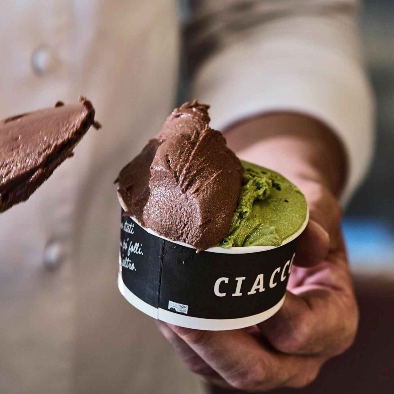 gelateria Ciacco a Milano: pistacchio e cioccolato