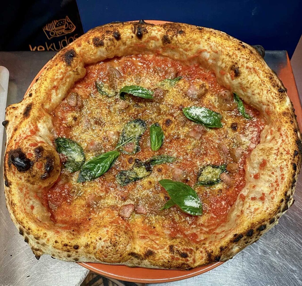 La pizza Carminuccio della pizzeria Kekudos a Cava de' Tirreni
