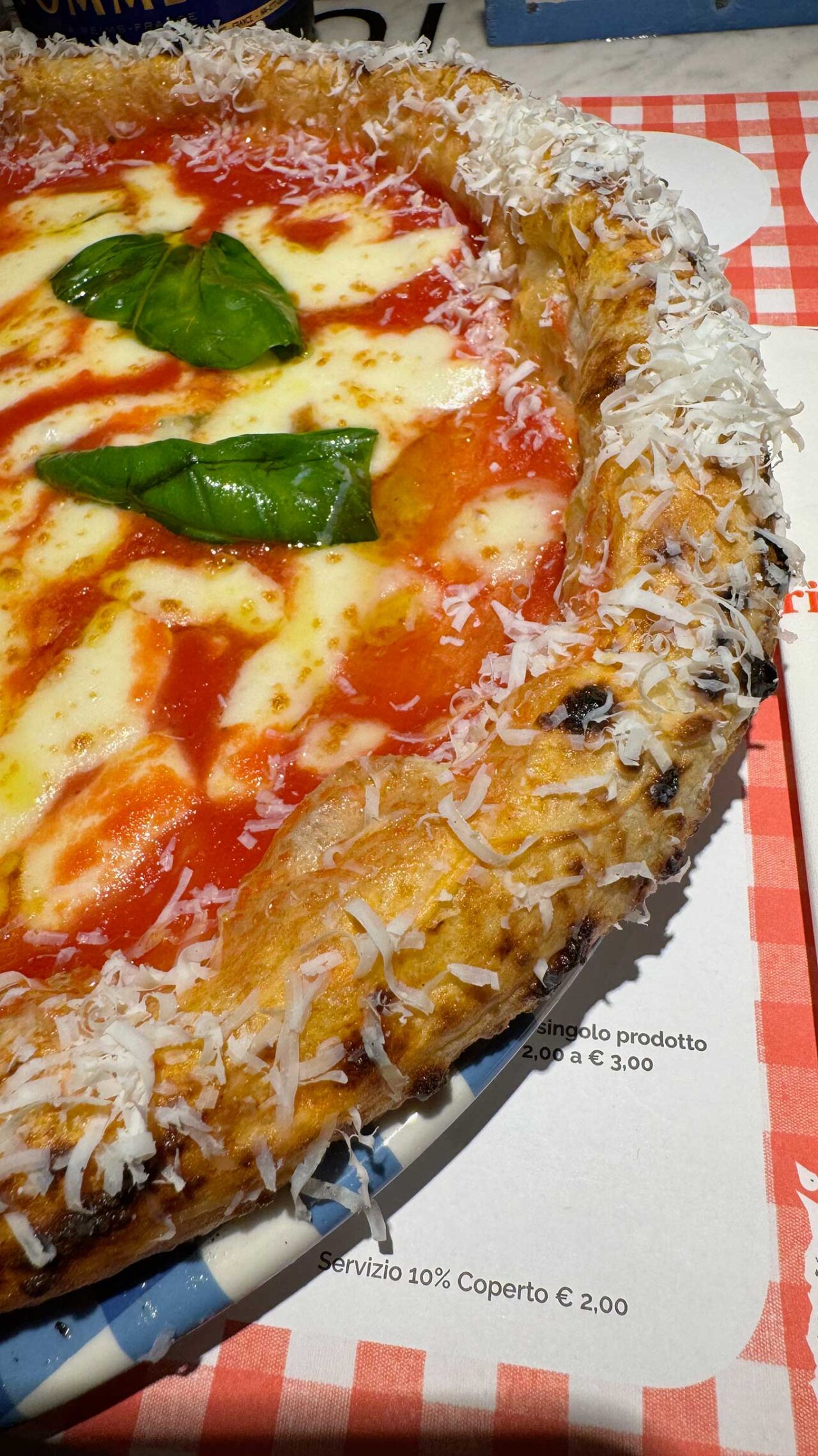 Presepe Napoletano Pizzeria Ostaria di Gino Sorbillo margherita con cacioricotta