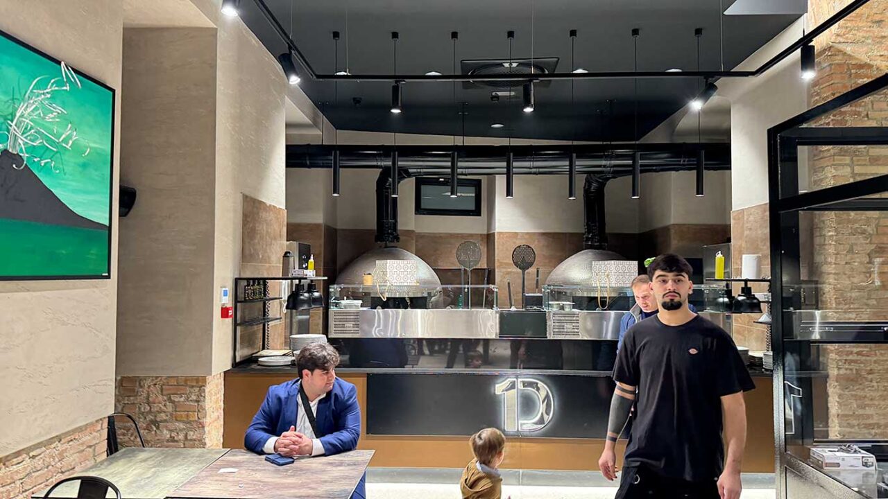 nuova pizzeria di Diego Vitagliano a Santa Lucia a Napoli