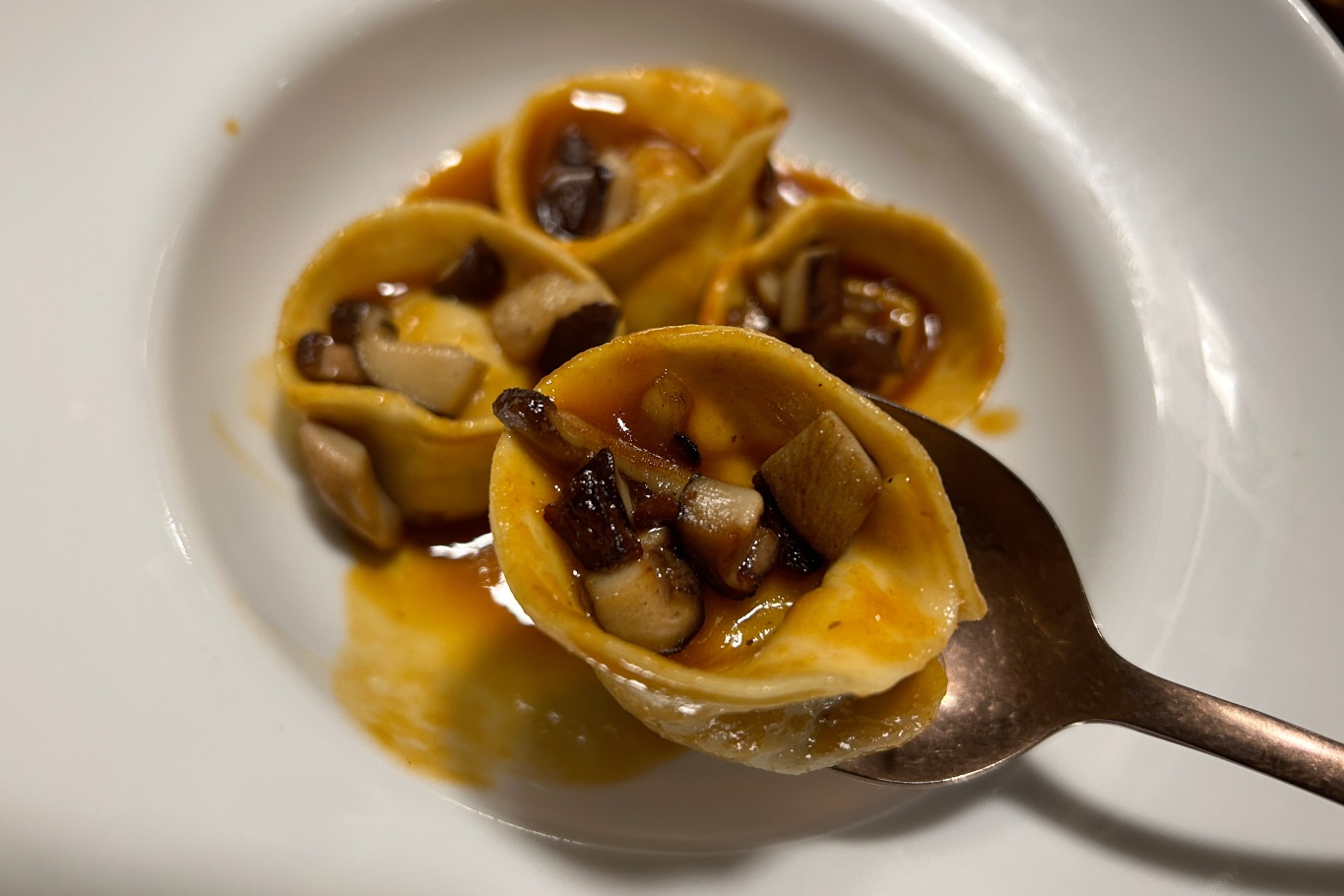 ristorante cucina frigoriferi milanesi ravioli anatra funghi