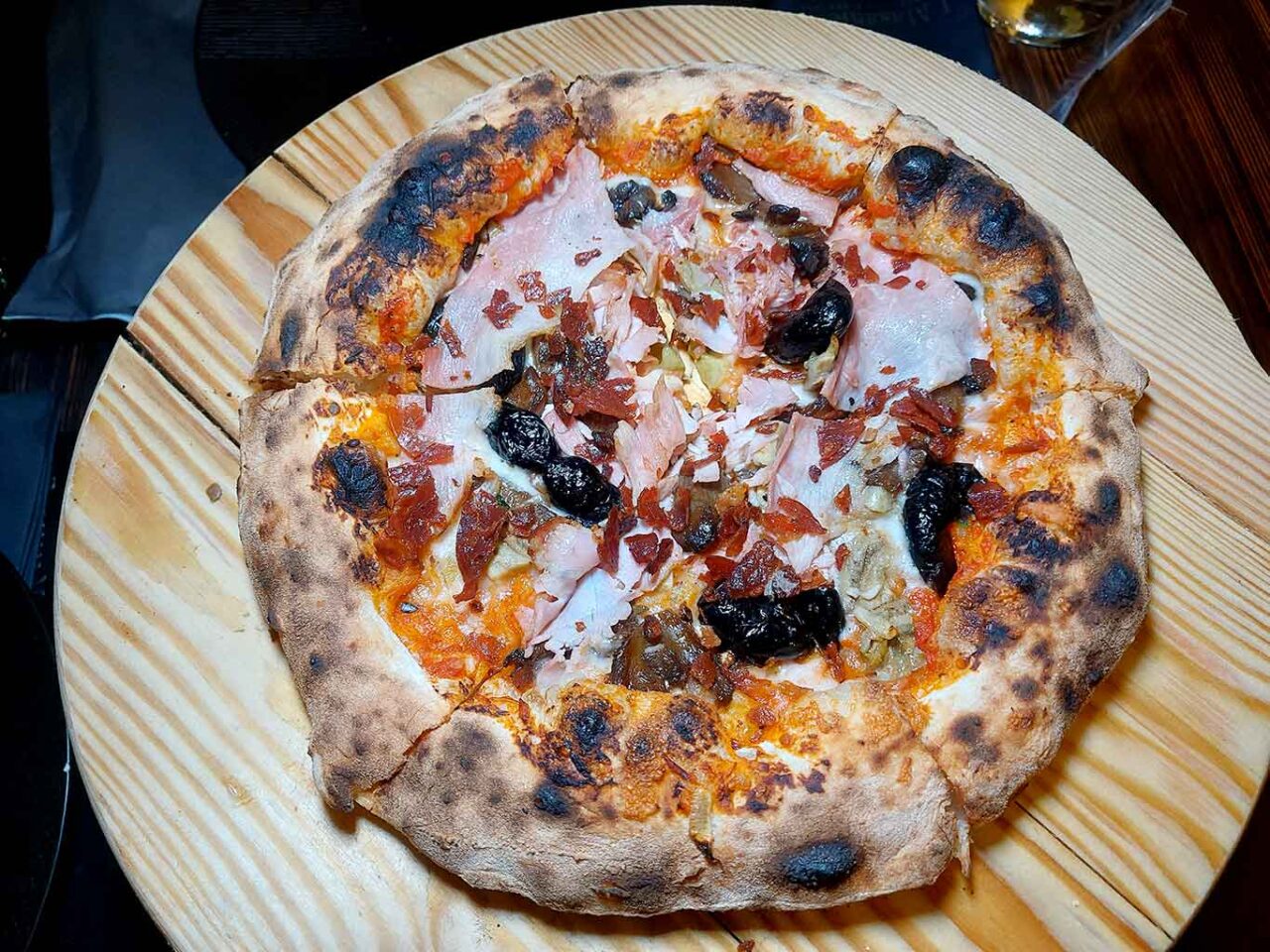 la pizza capricciosa di Martucci che ha vinto il Girone E del Campionato della Pizza