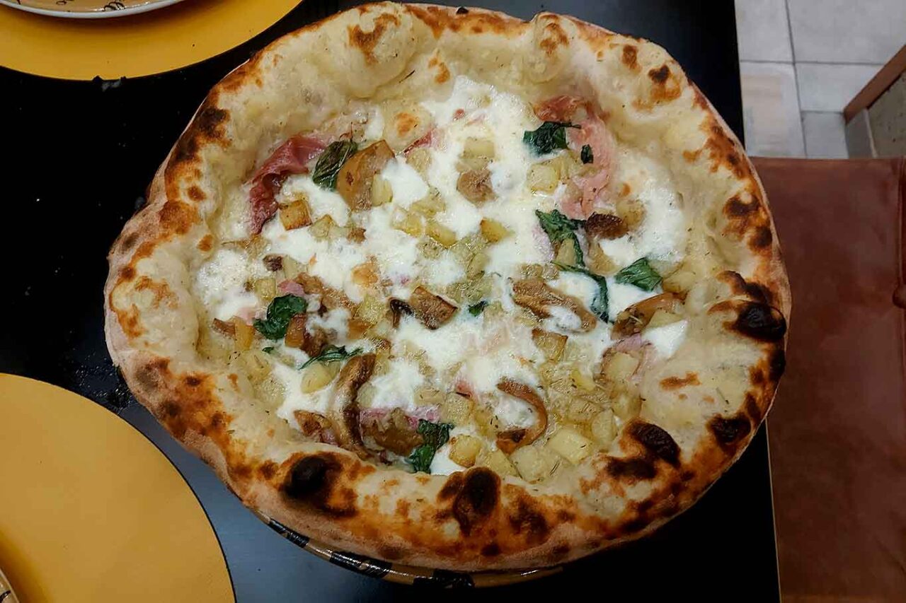 la pizza cafuncella di Gaetano Paolella che vince il Girone I del Campionato della Pizza 2024