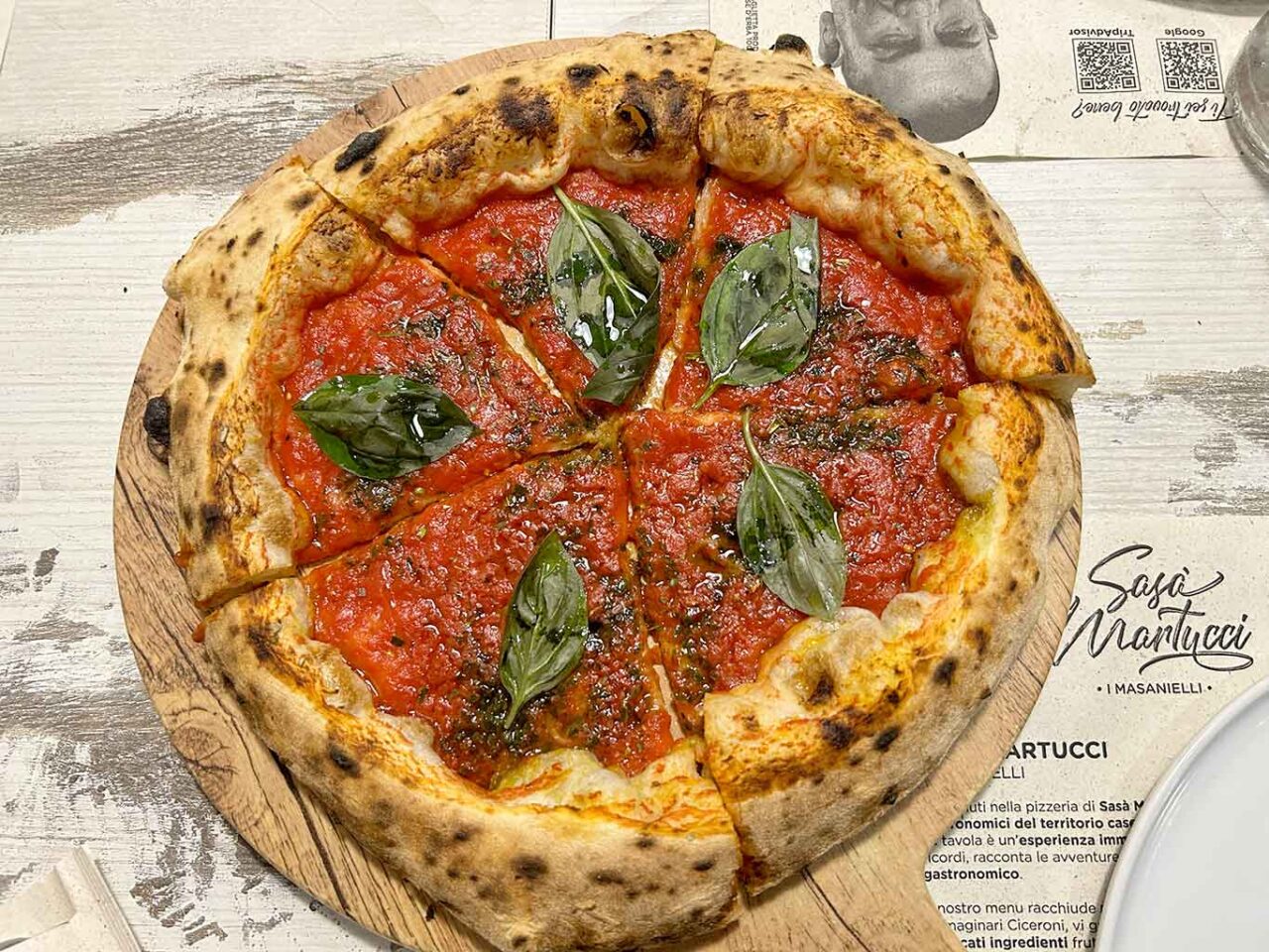 la pizza marinara di Sasà Martucci della pizzeria I Masanielli a Caserta che ha vinto il Girone G del Campionato della Pizza