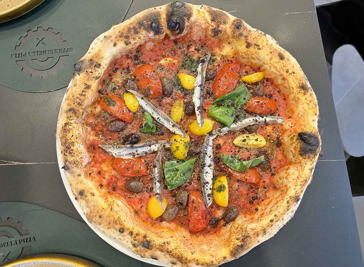 la pizza marinara di Mario Severino della pizzeria Officina della Pizza a Sarno che è arrivata seconda nel Girone G del Campionato della Pizza