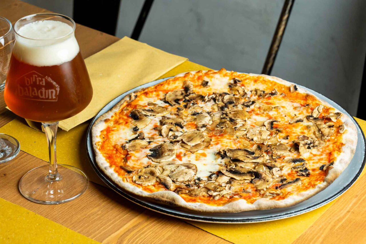 pizza con funghi della pizzeria Cimarra 4 a Roma 