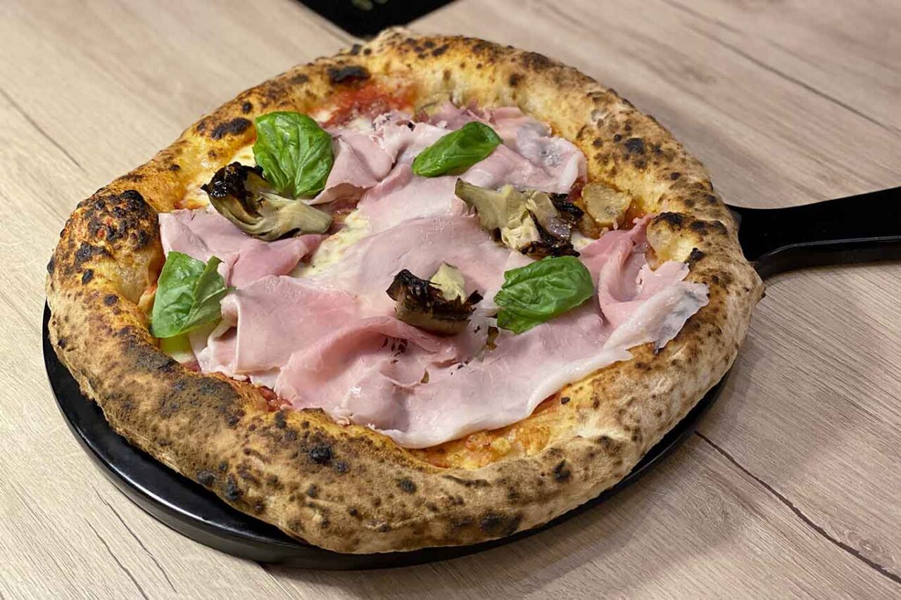 La pizza Capricciosa di Carlo Sammarco a Aversa