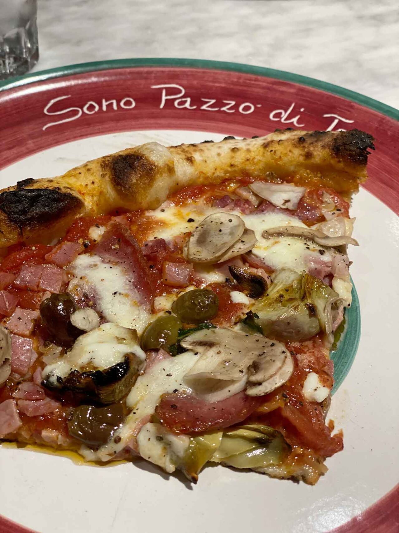 Le migliori pizze in Campania: capricciosa di Concettina ai Tre Santi