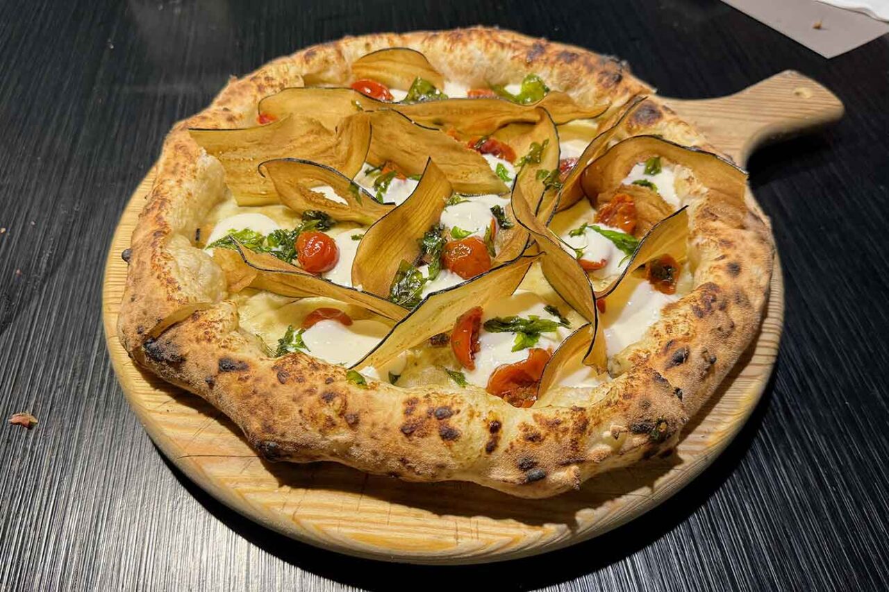 Campionato della Pizza 2024: la pizza parmigiana scomposta di Salvatore Lioniello a Succivo
