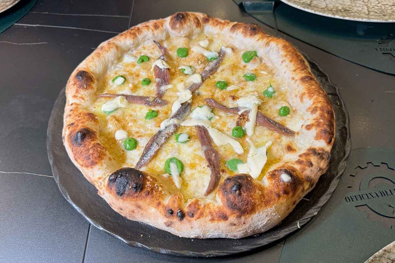 pizzeria Officina della Pizza a Sarno al Campionato 2024 pizza Burro e Alici