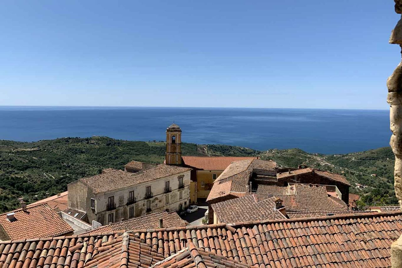 Pollica culla e capitale della Dieta Mediterranea: panorama dal Castello Capano