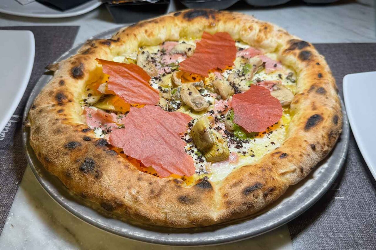 la pizza capricciosa di Pepe in Grani a Caiazzo