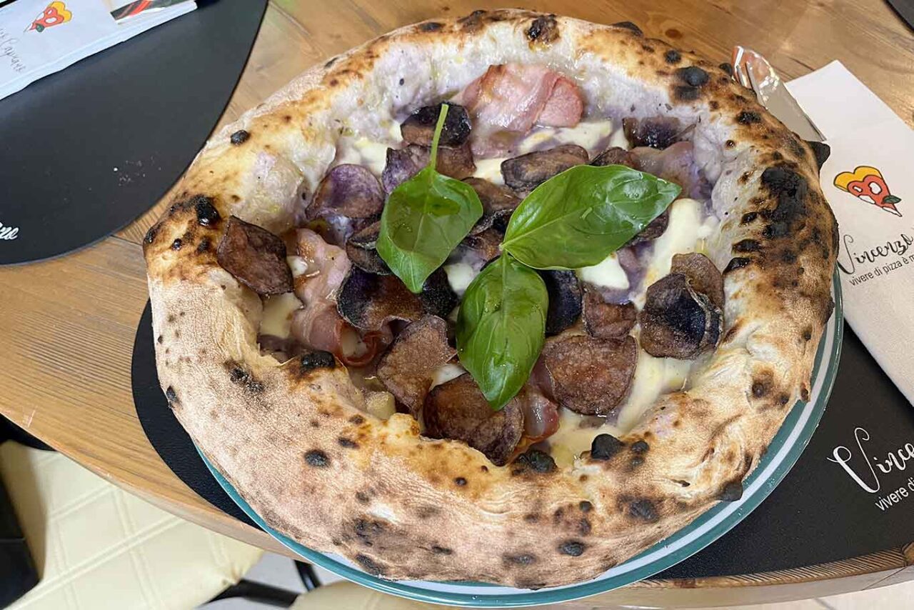 pizza detto fatto alla pizzeria Vincenzo Capuano a La Spezia